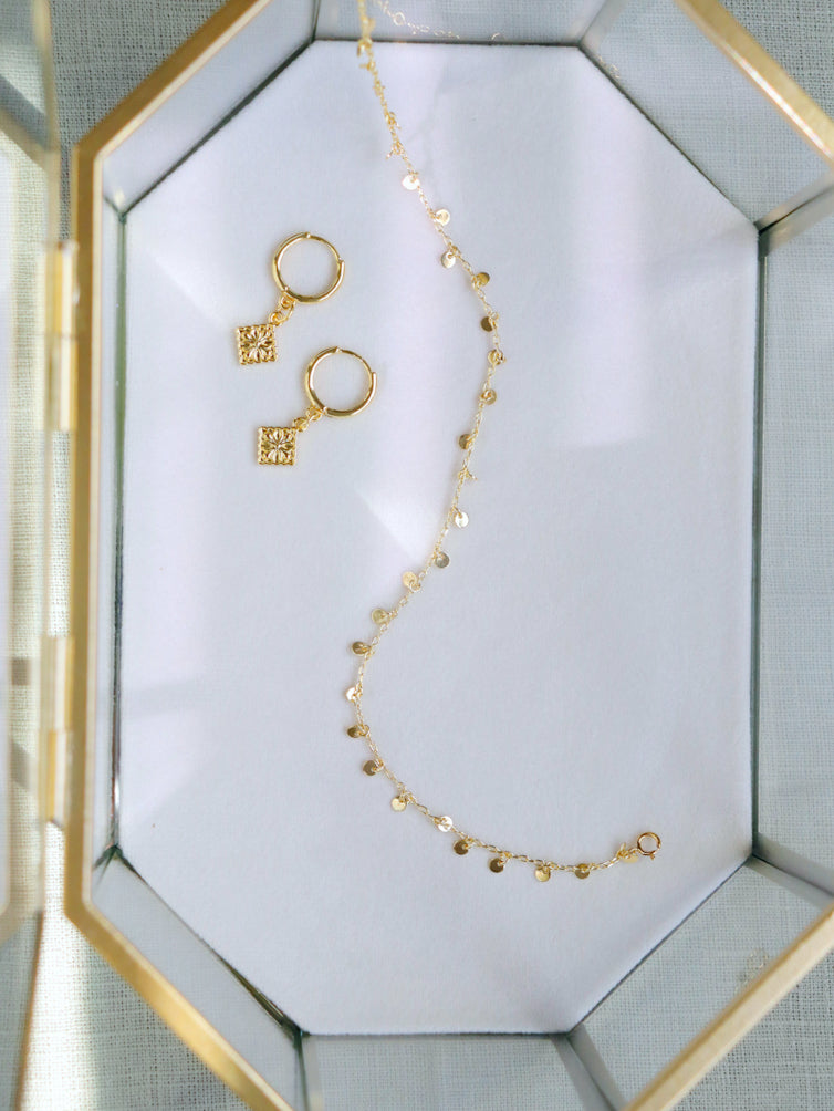 Gold Tone Confetti Choker